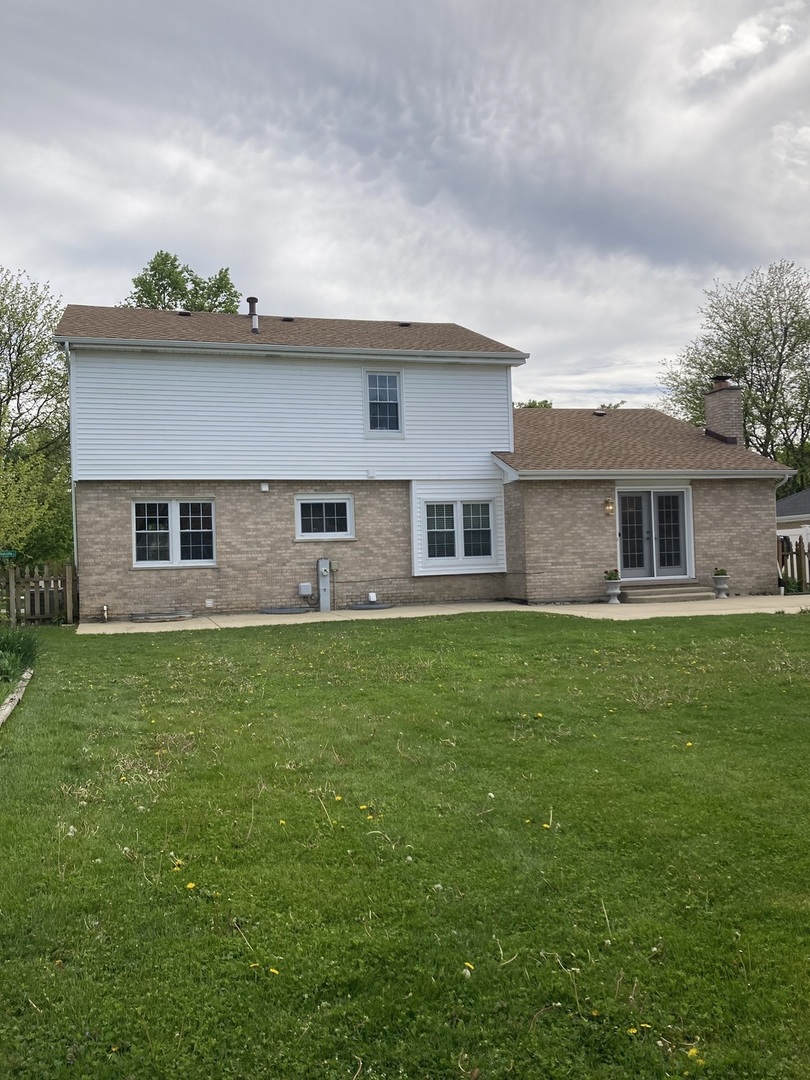 1216 Redcliffe Street, Woodridge, IL 60517