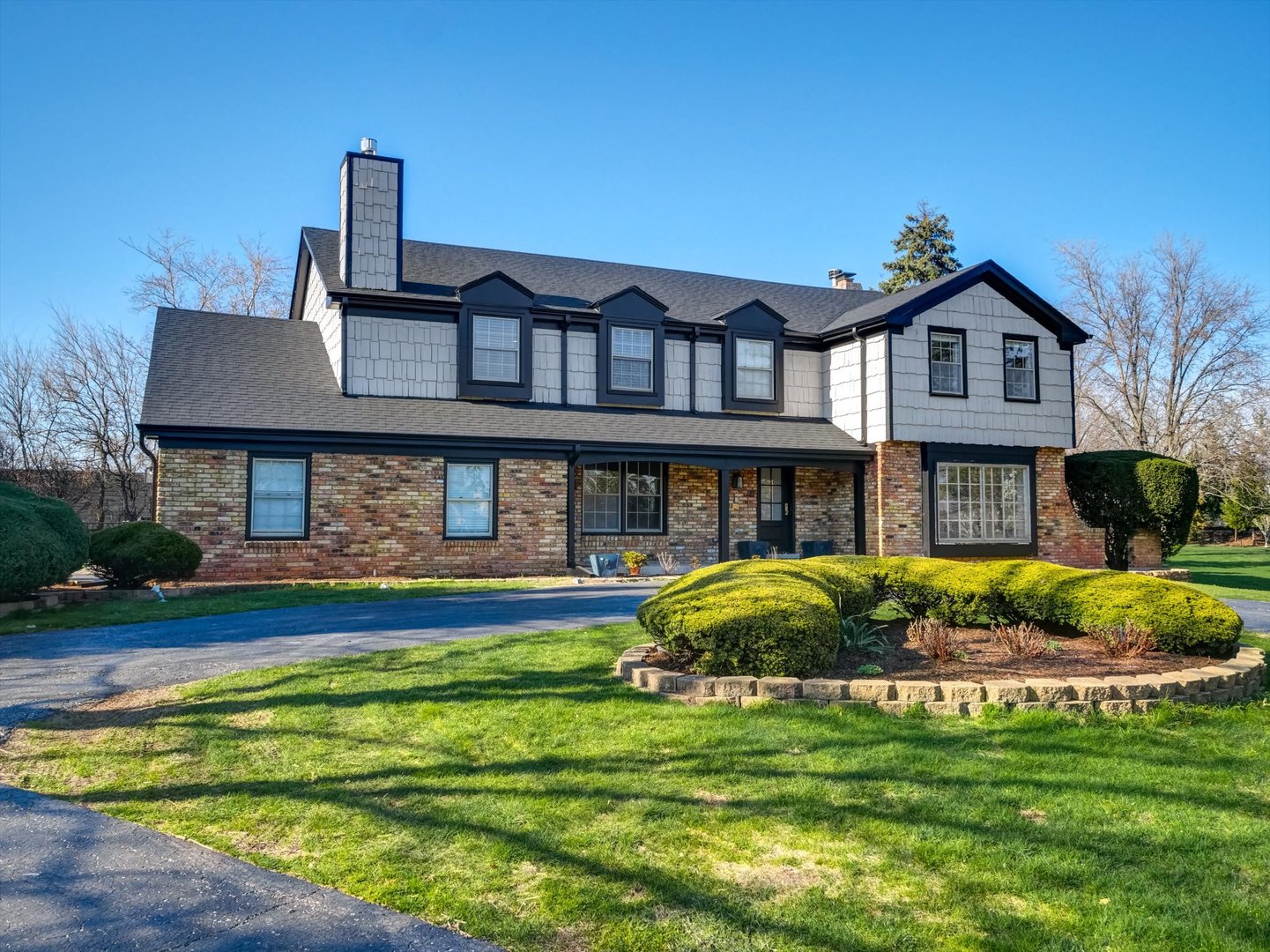 8 Wyndham Court, Oak Brook, IL 60523