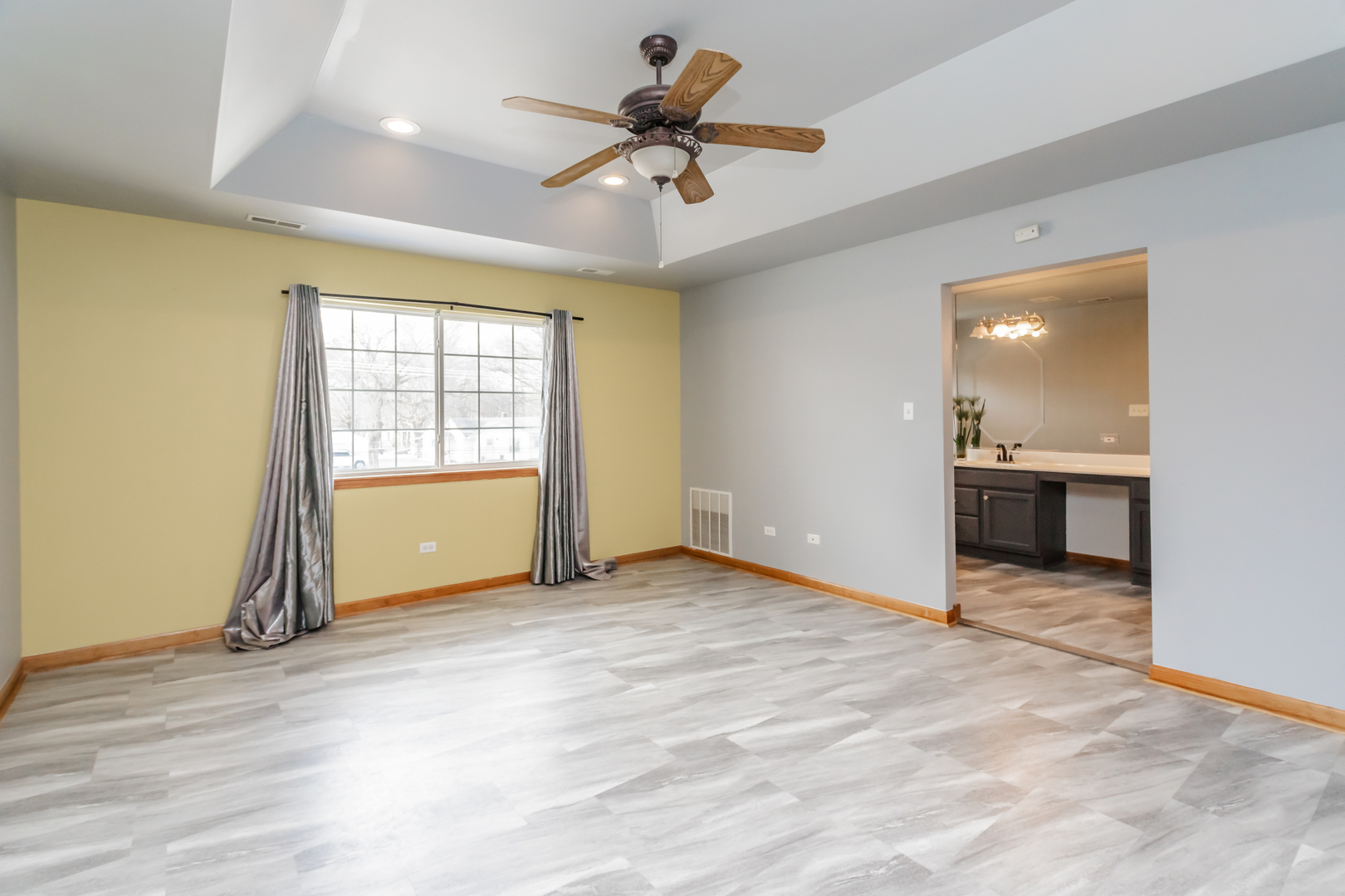18034 Donatus Drive, Lansing, IL 60438