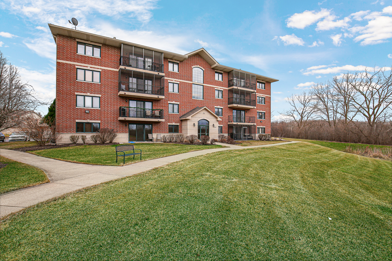 6860 W Winding Trail #404, Oak Forest, IL 60452