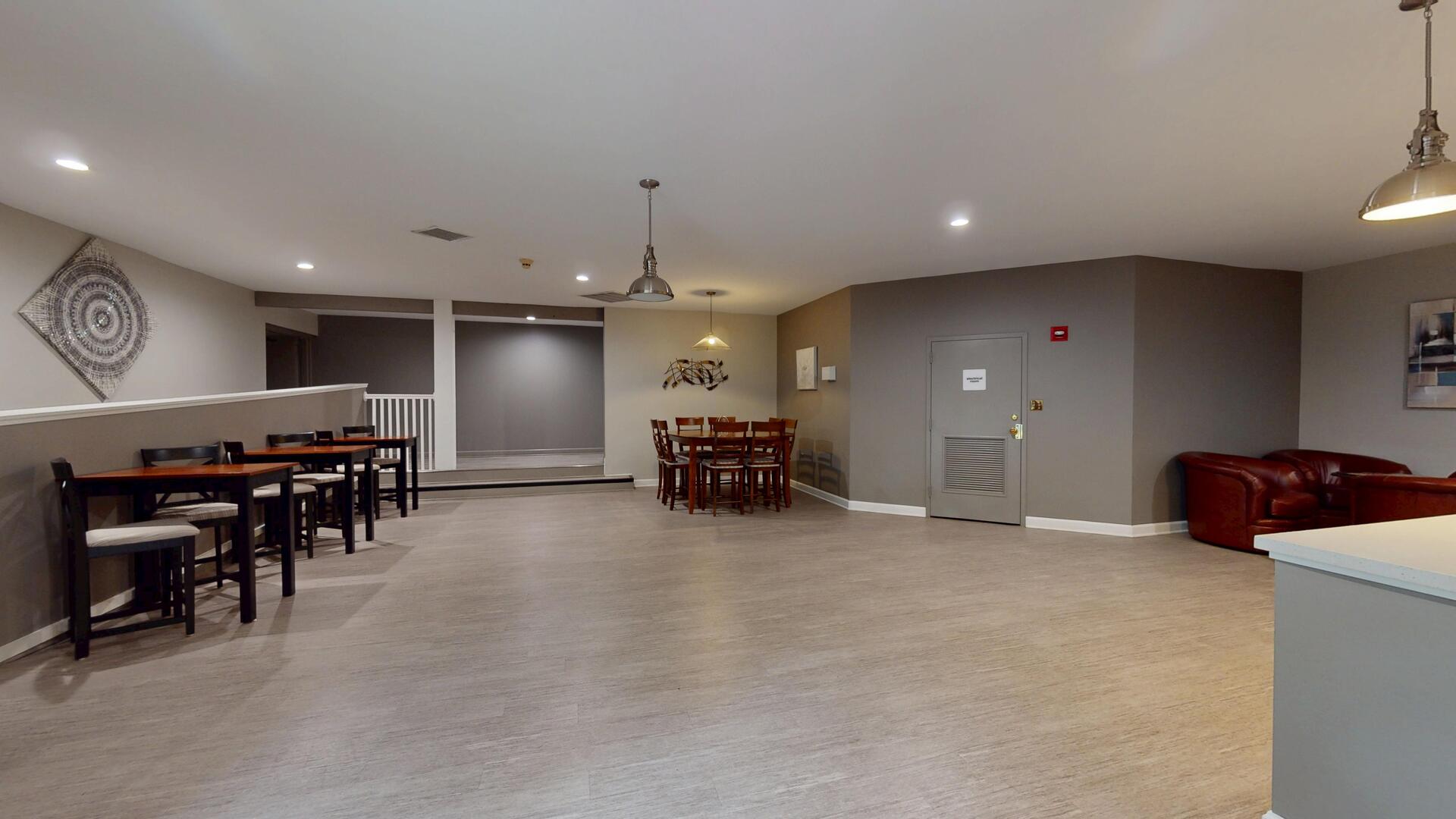 120 Lakeview Drive #205, Bloomingdale, IL 60108