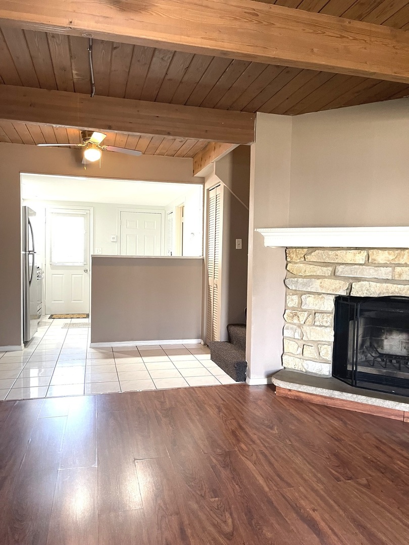 347 Meadow Green Lane, Round Lake Beach, IL 60073