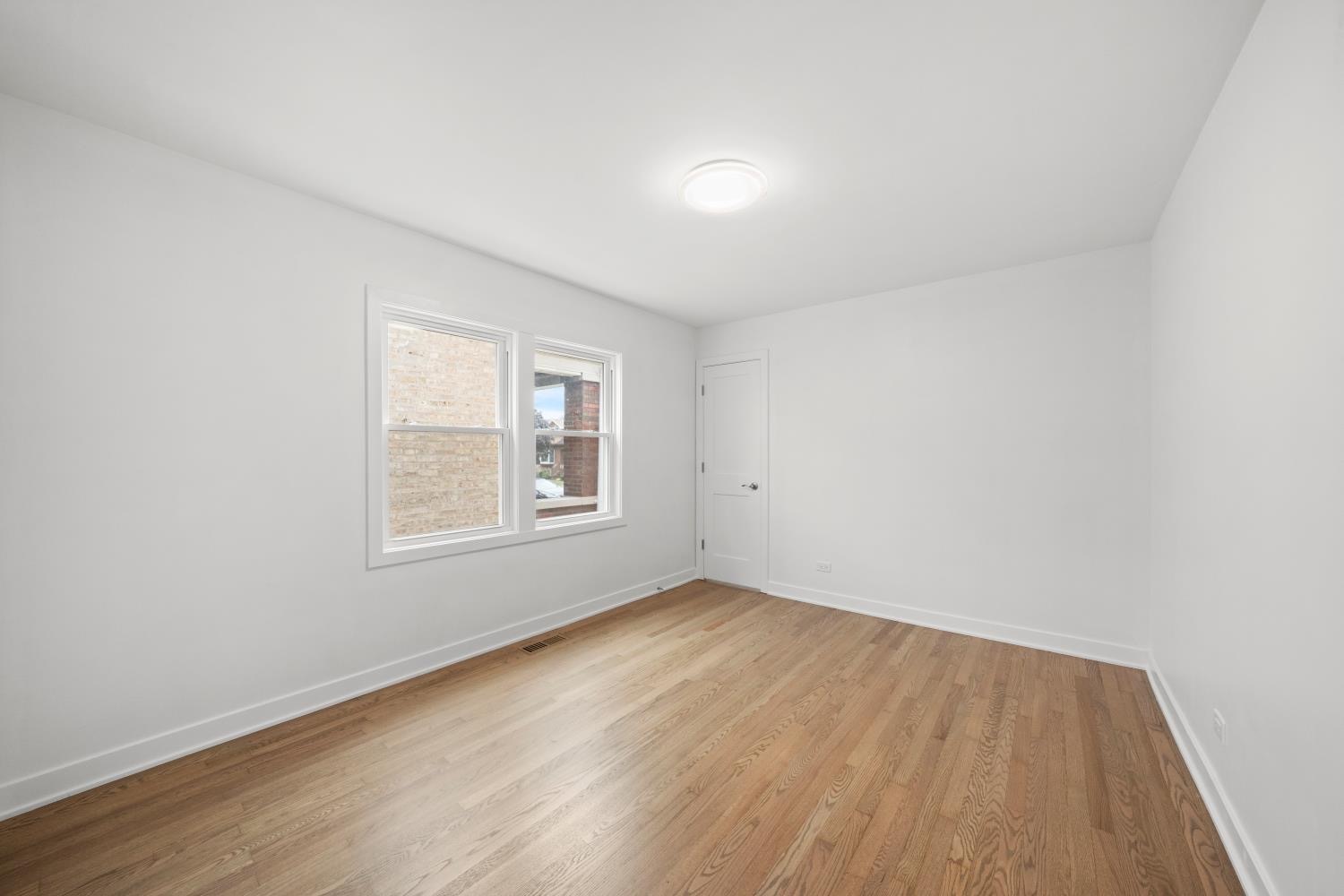 6830 W Highland Avenue, Chicago, IL 60631