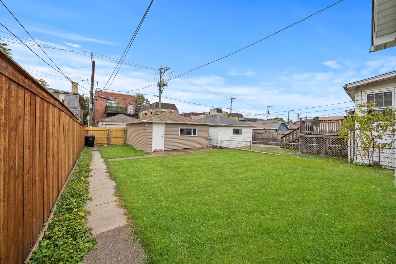 6830 W Highland Avenue, Chicago, IL 60631
