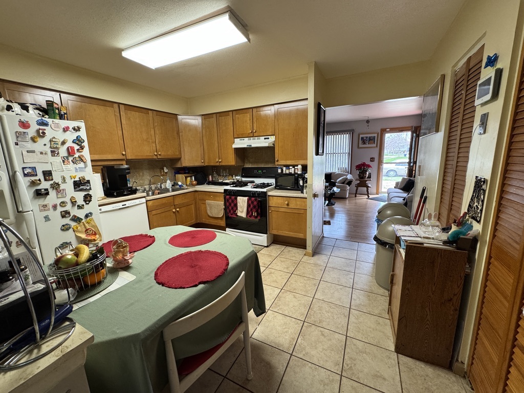 5712 Crestwood Road, Matteson, IL 60443