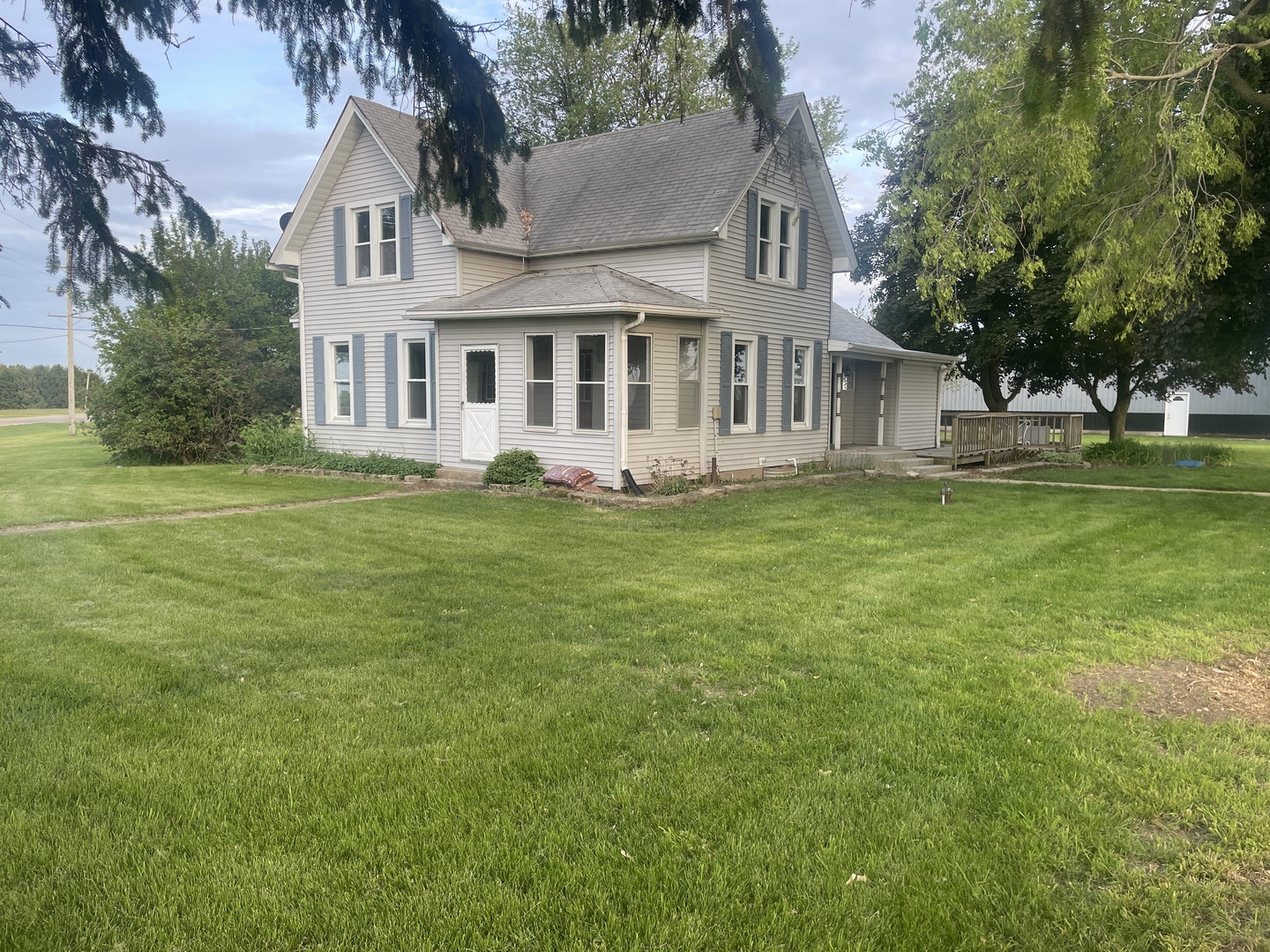 642 Angling Road, Paw Paw, IL 61353
