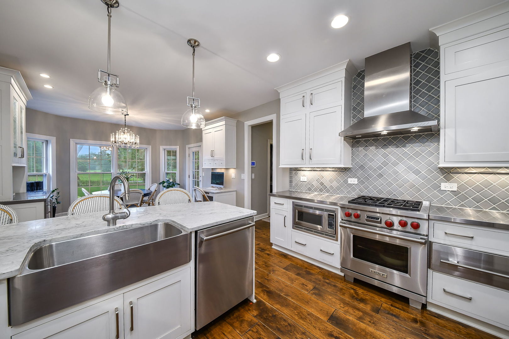 924 Waverly Road, Glen Ellyn, IL 60137