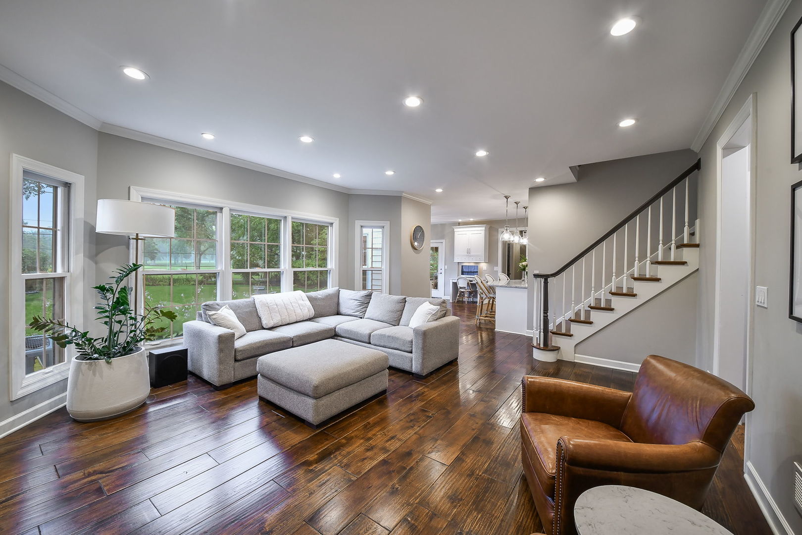 924 Waverly Road, Glen Ellyn, IL 60137