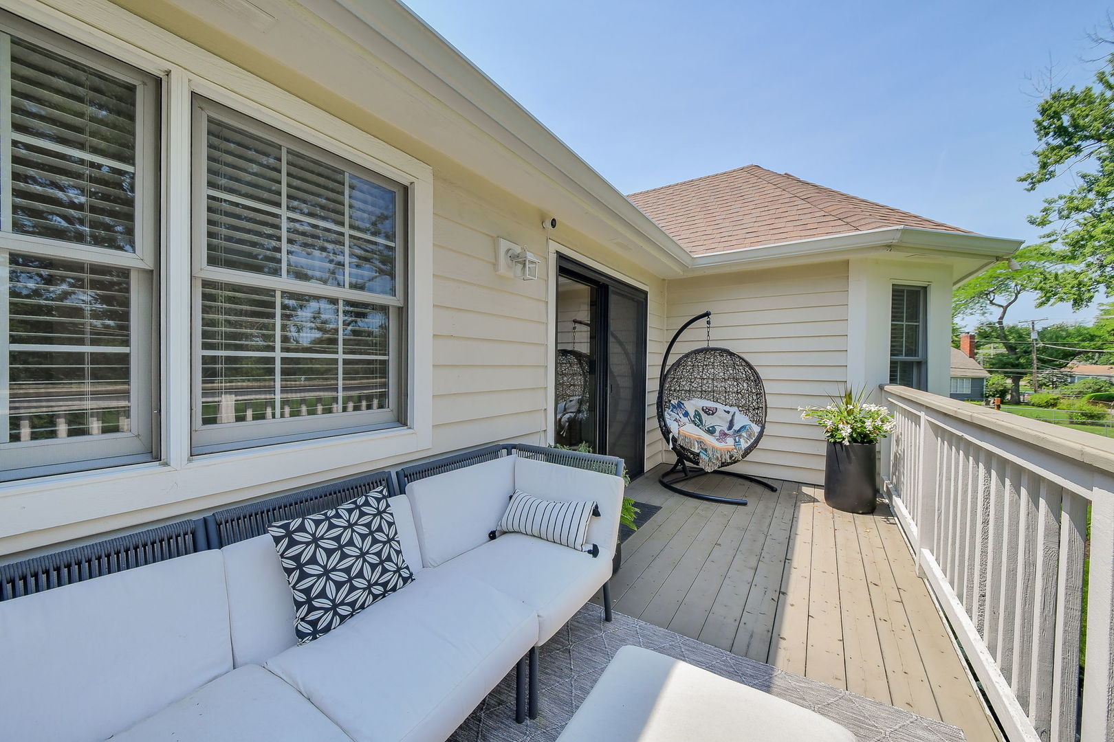 924 Waverly Road, Glen Ellyn, IL 60137