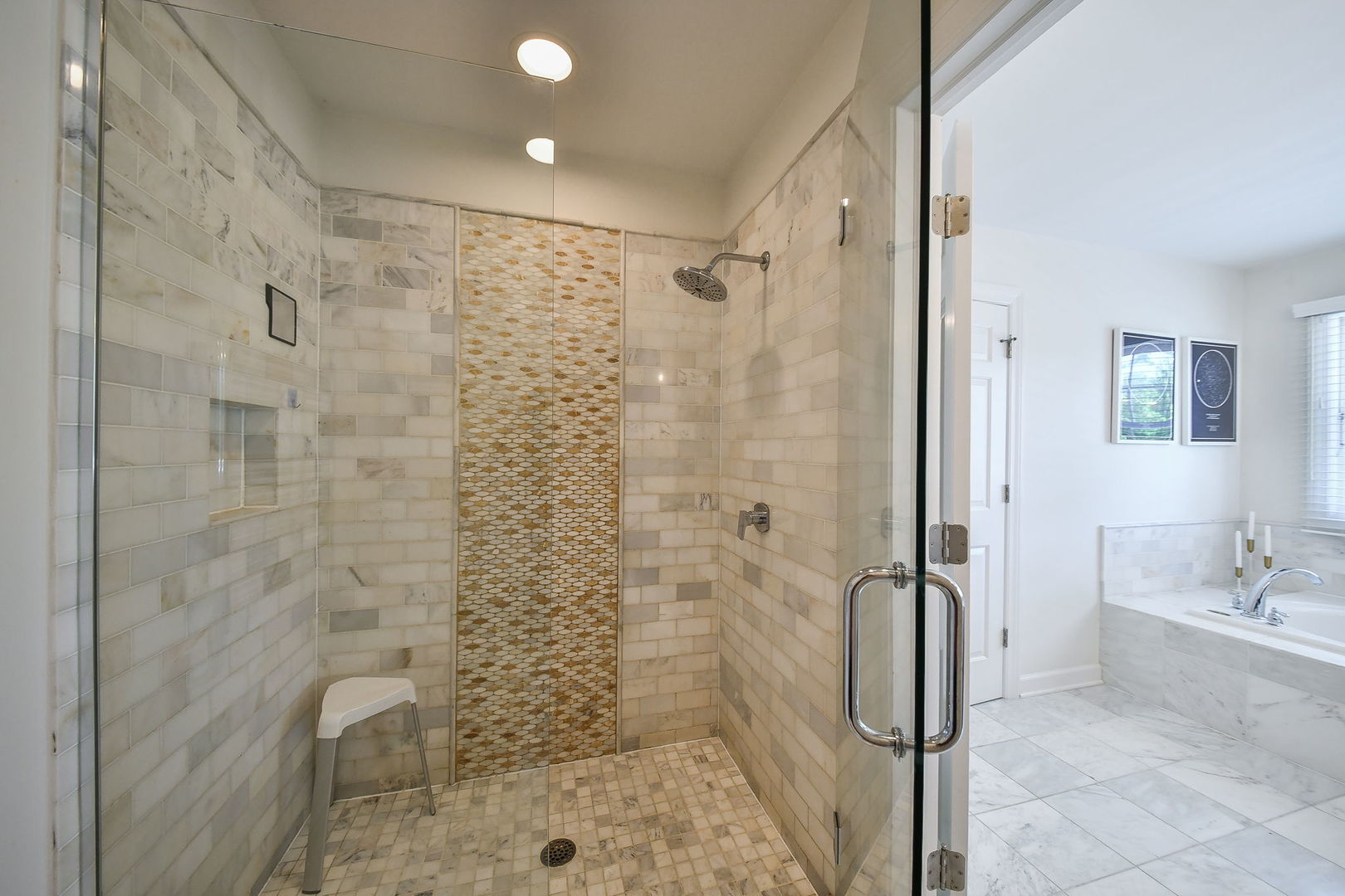 924 Waverly Road, Glen Ellyn, IL 60137