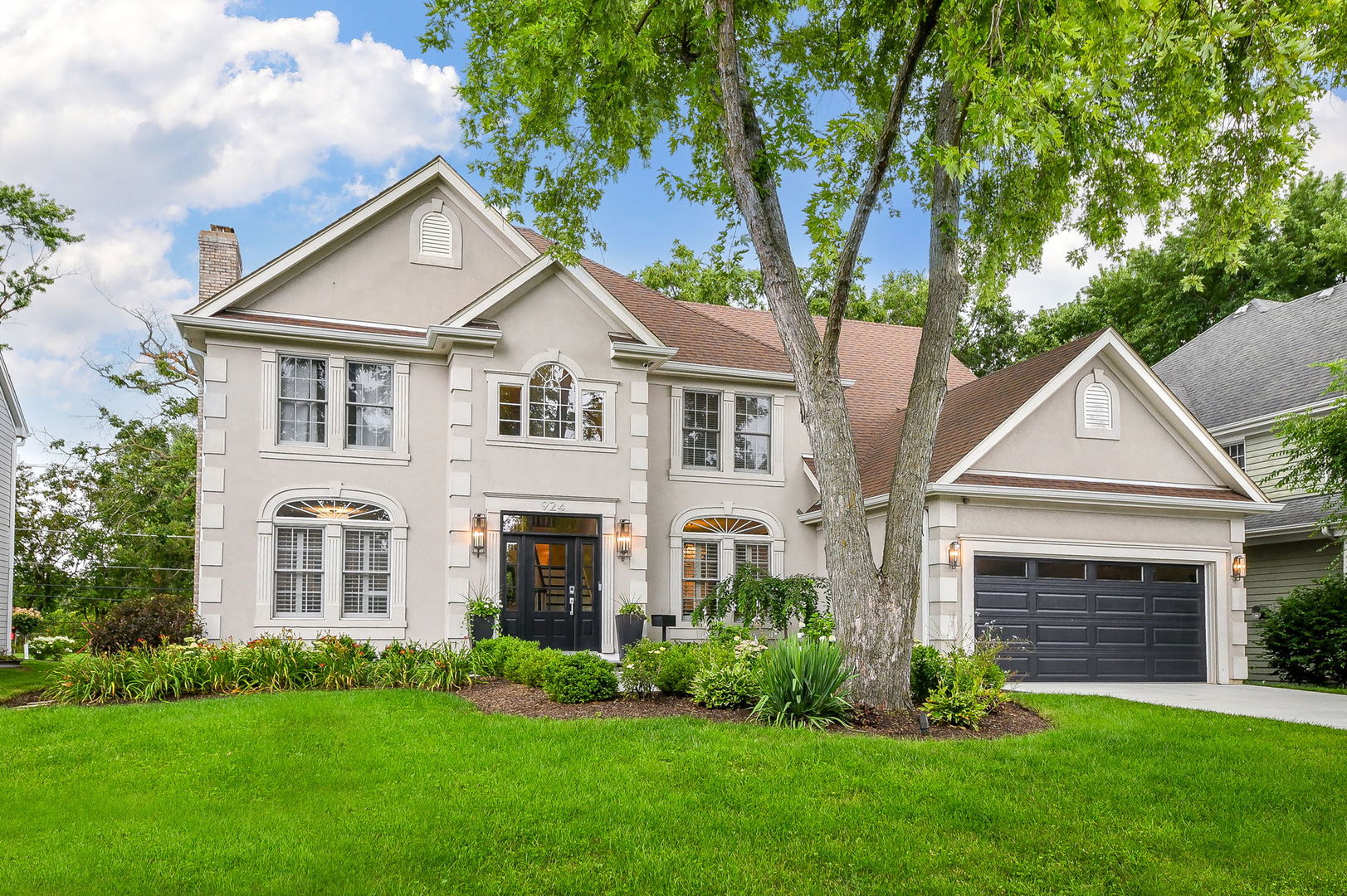 924 Waverly Road, Glen Ellyn, IL 60137