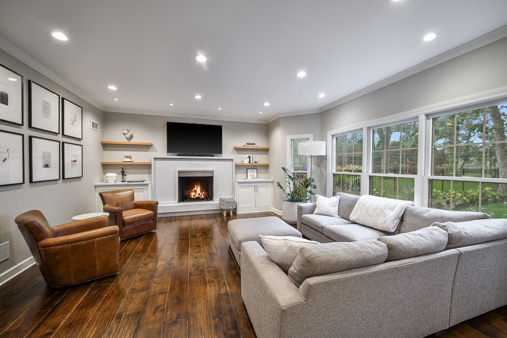 924 Waverly Road, Glen Ellyn, IL 60137