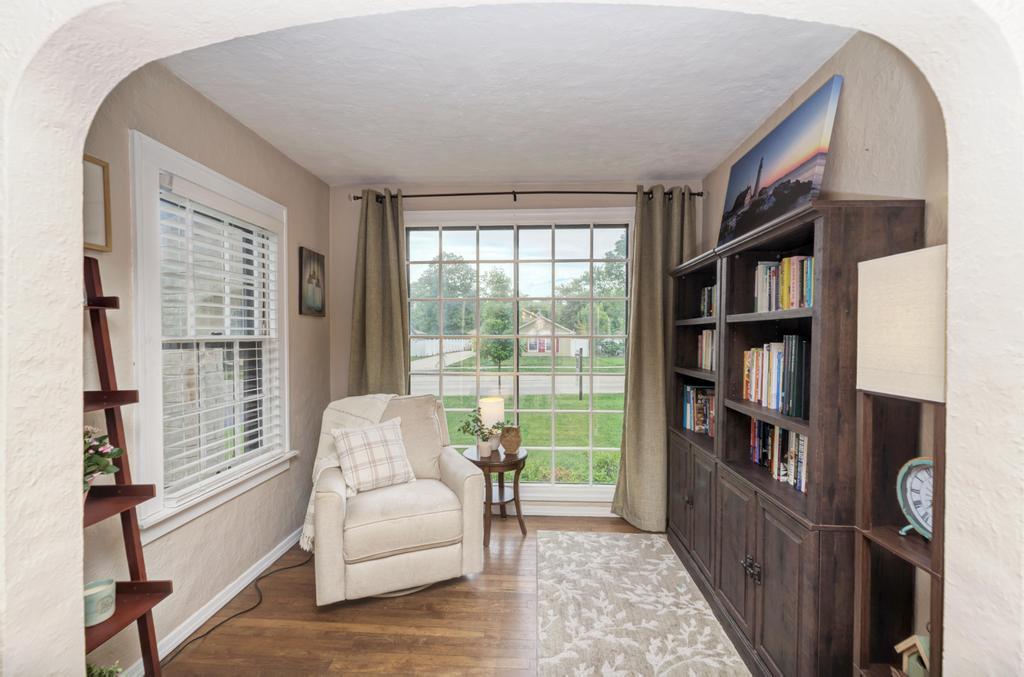 1607 Burlington Avenue, Lisle, IL 60532