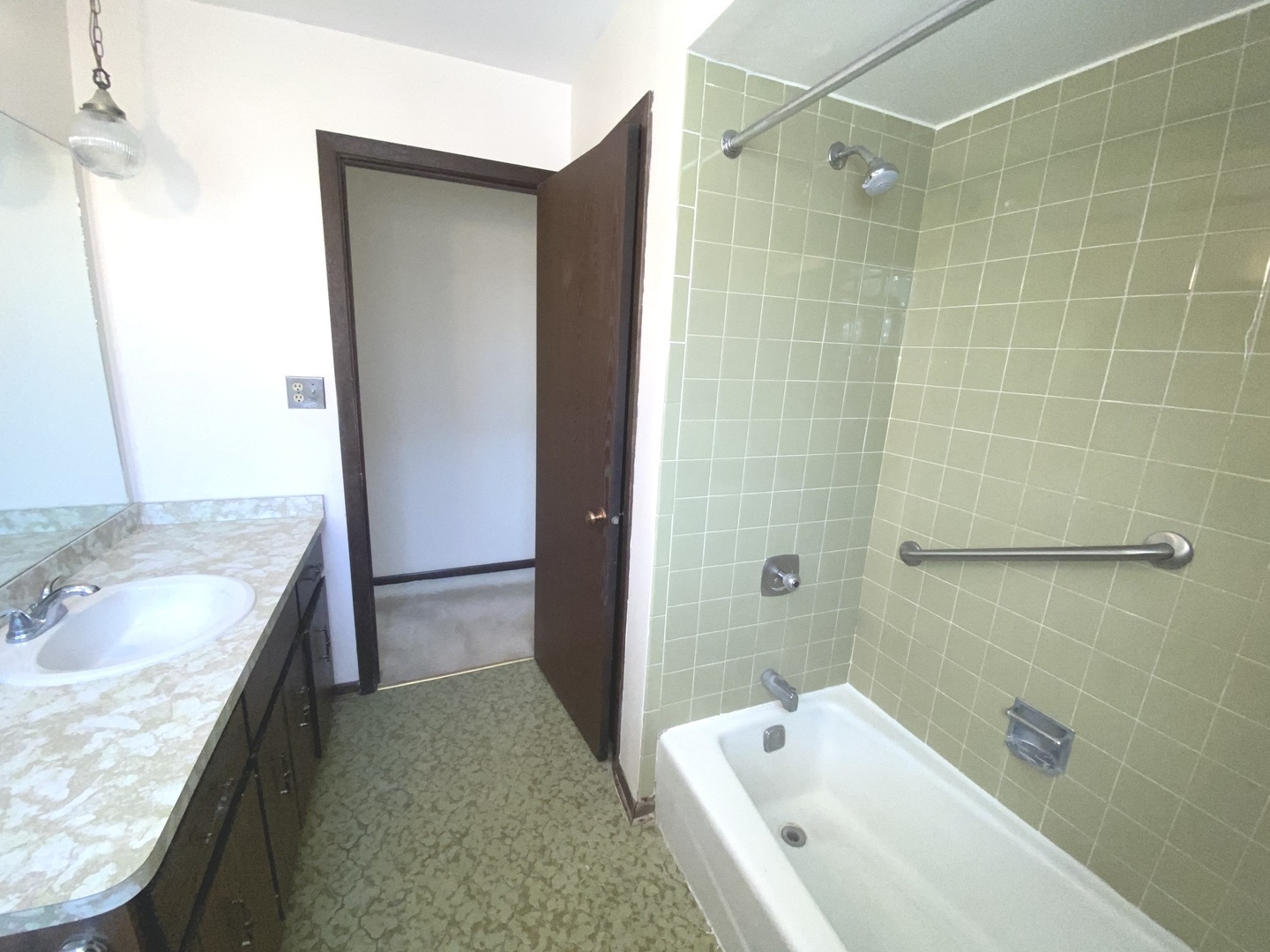 14643 Lamon Avenue #2A, Midlothian, IL 60445