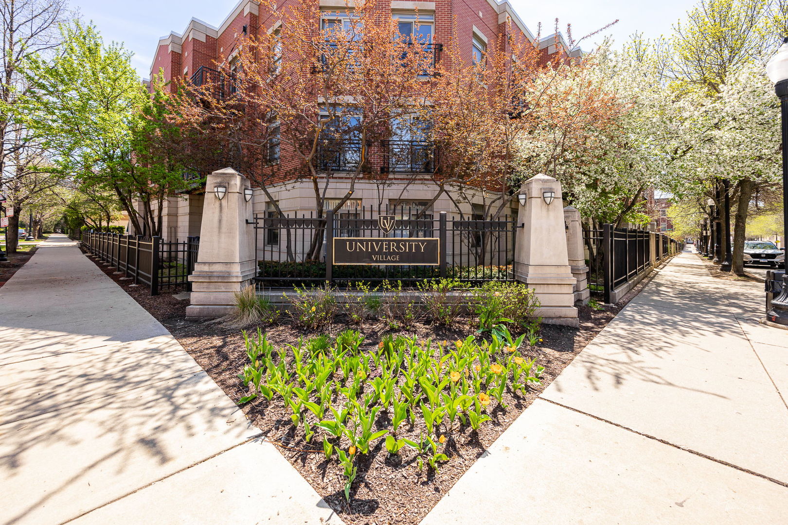 758 W 15th Street #3A, Chicago, IL 60607
