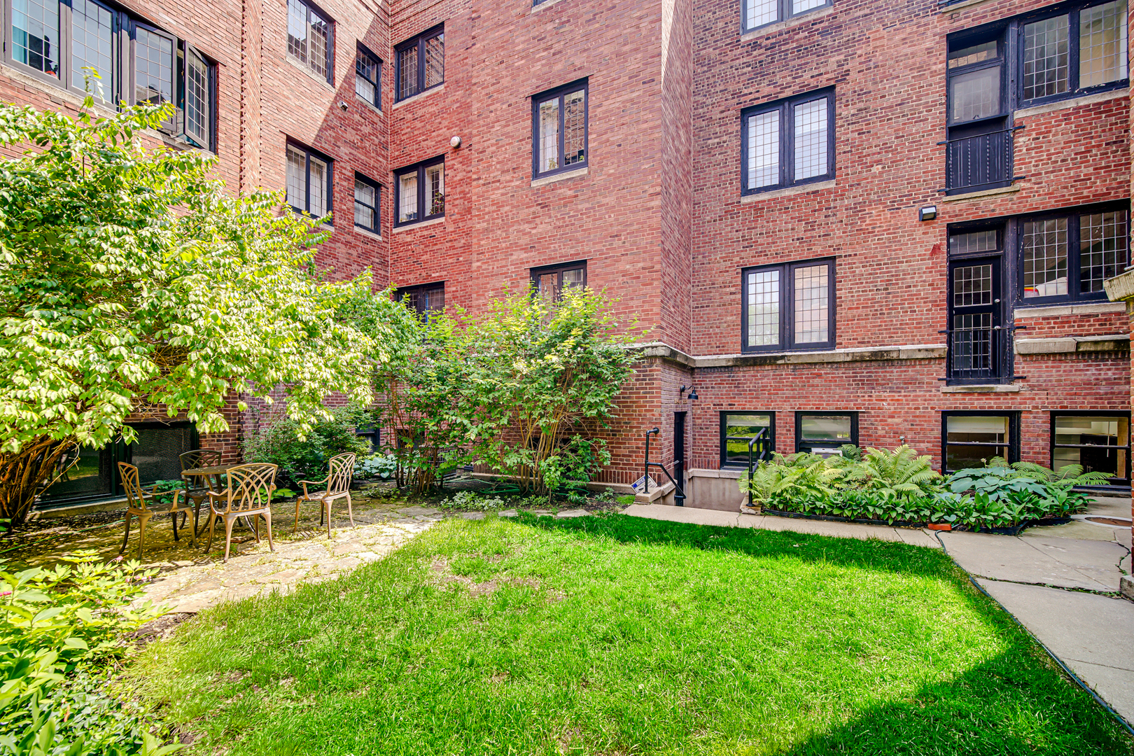 5656 S Dorchester Avenue #B, Chicago, IL 60637
