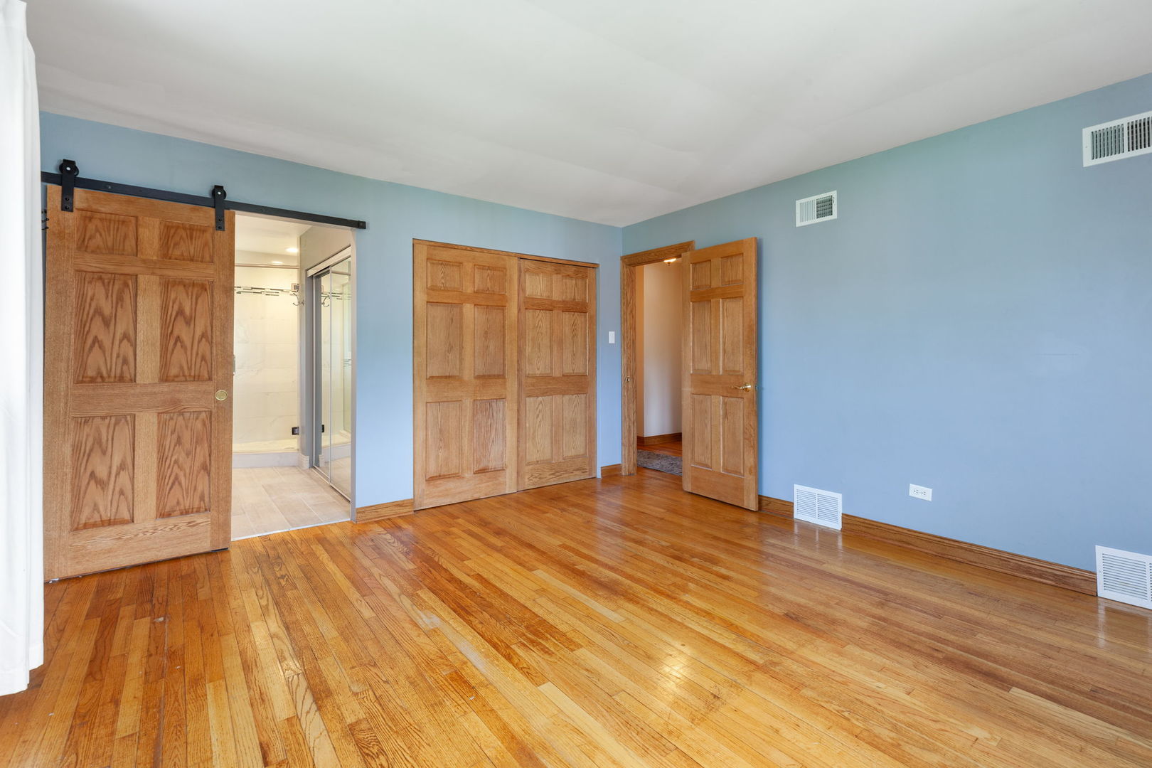 15325 Walnut Road, Oak Forest, IL 60452