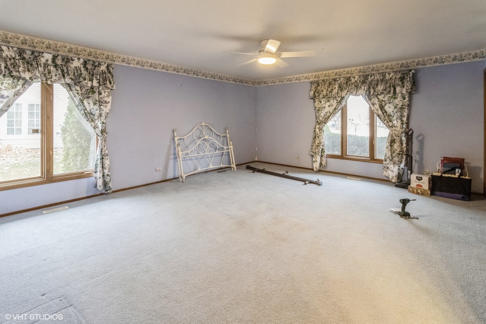23W233 Cambridge Court, Glen Ellyn, IL 60137