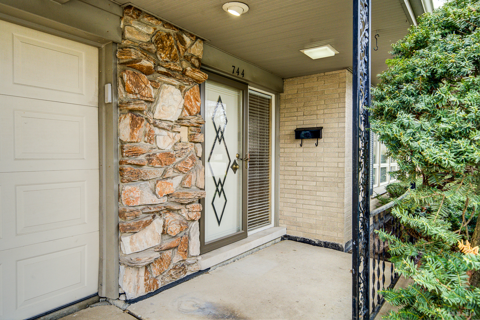 744 Kostner Avenue, Matteson, IL 60443