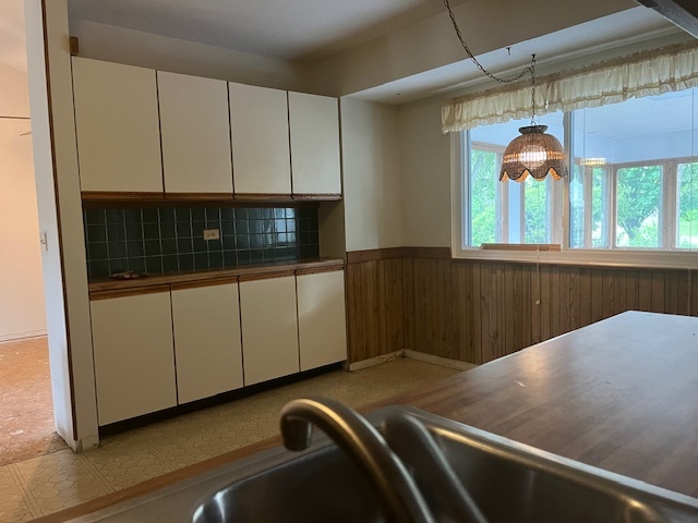 1969 Stanford Drive, Naperville, IL 60565