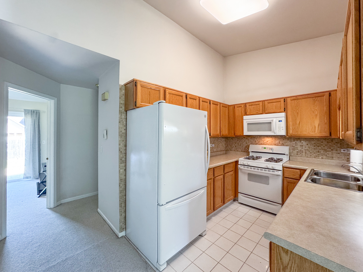 1220 Robin Drive, Carol Stream, IL 60188