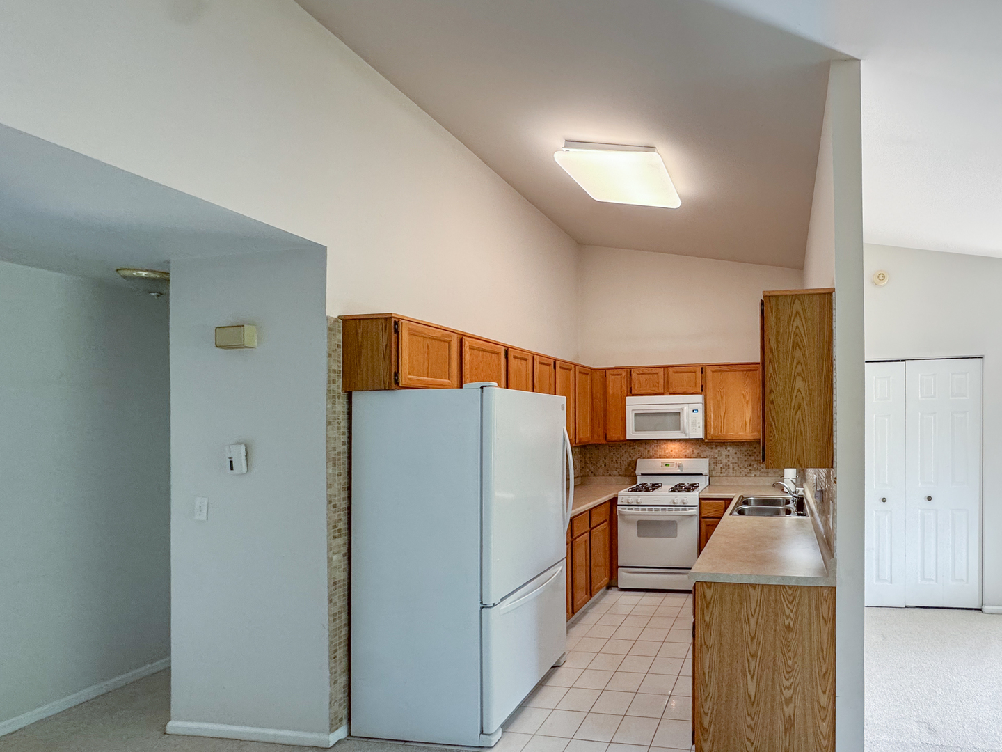 1220 Robin Drive, Carol Stream, IL 60188