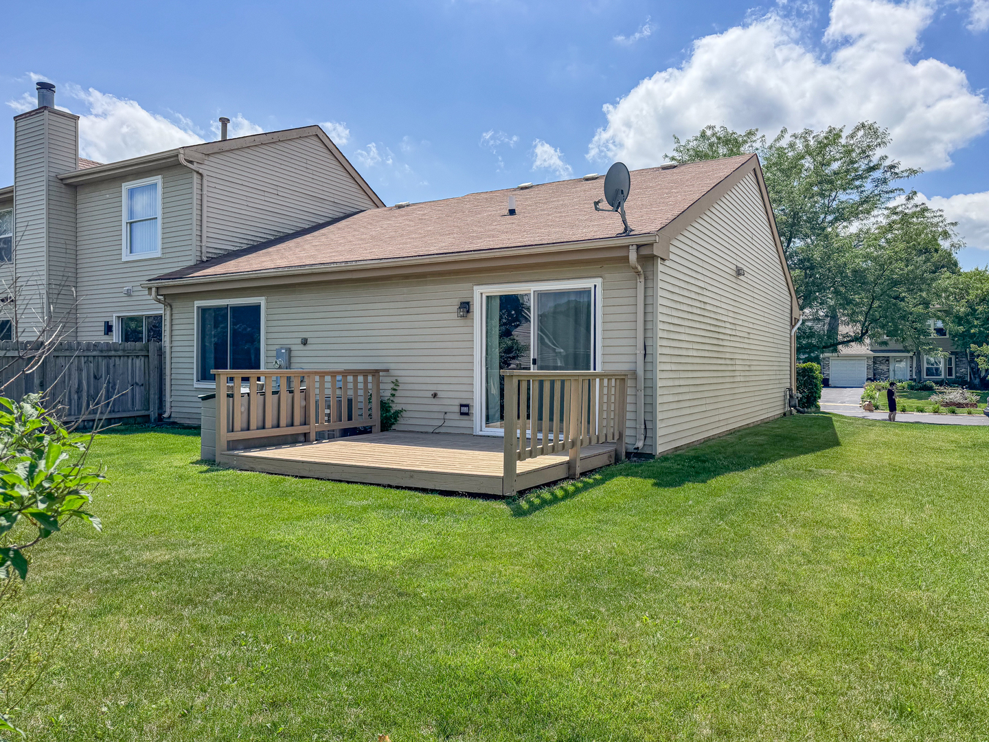 1220 Robin Drive, Carol Stream, IL 60188