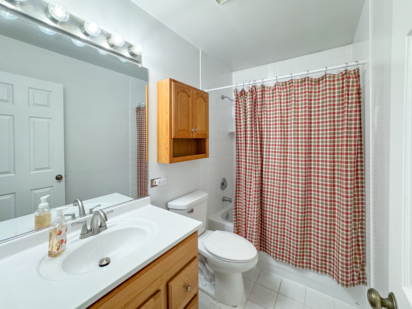1220 Robin Drive, Carol Stream, IL 60188