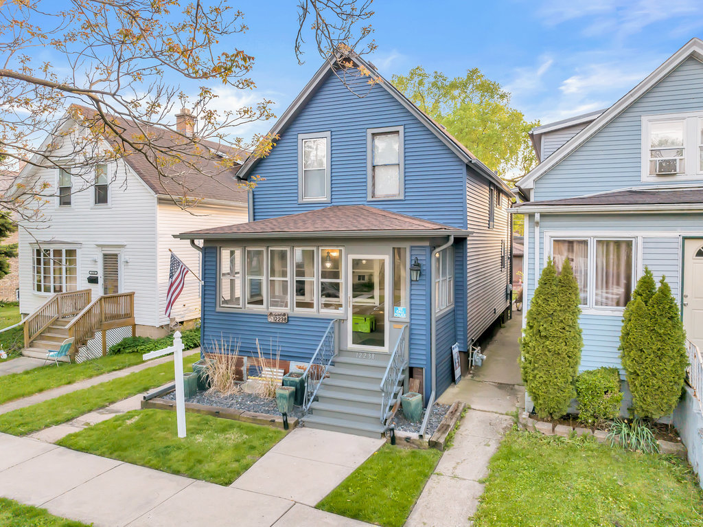 12238 GREENWOOD Avenue, Blue Island, IL 60406