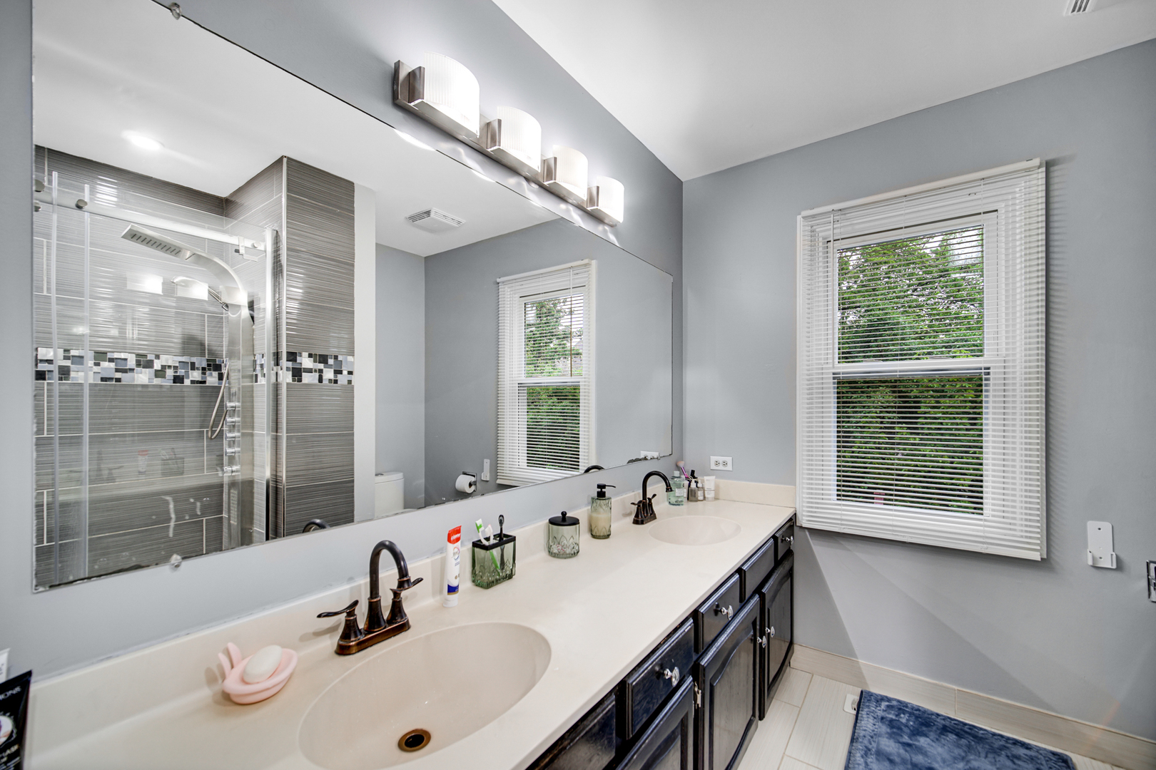 320 Brampton Lane, Arlington Heights, IL 60004