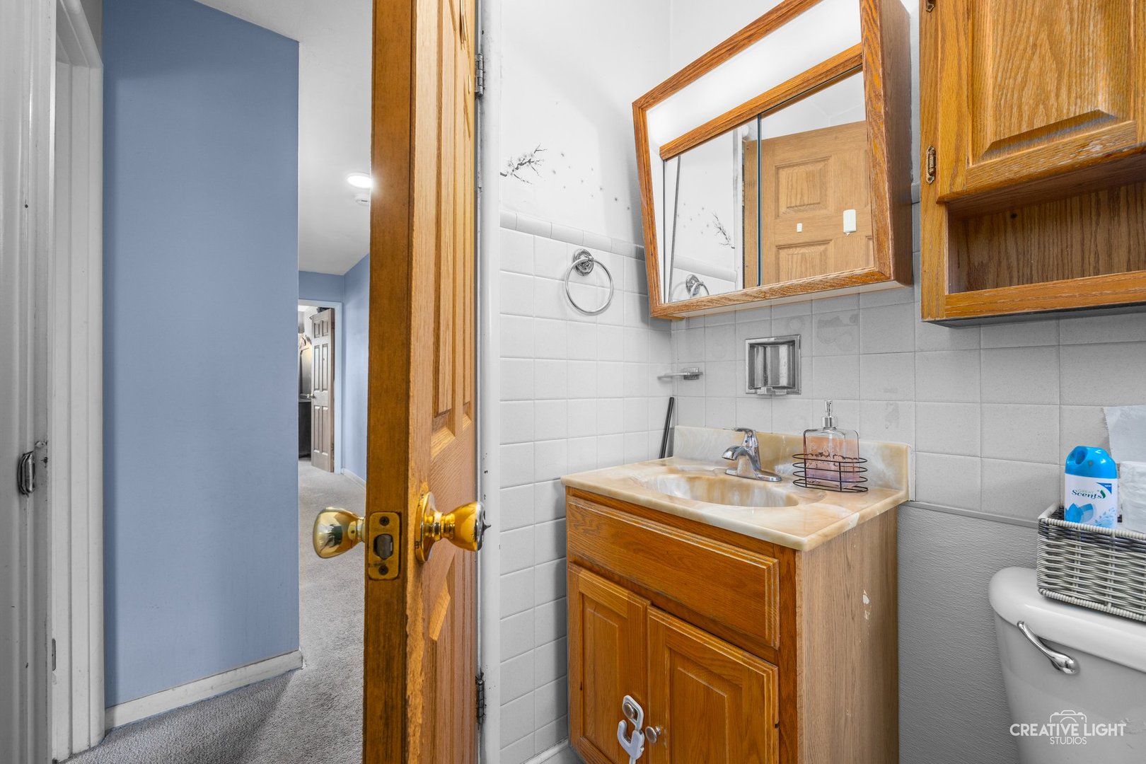 1020 Hahn Place, West Chicago, IL 60185