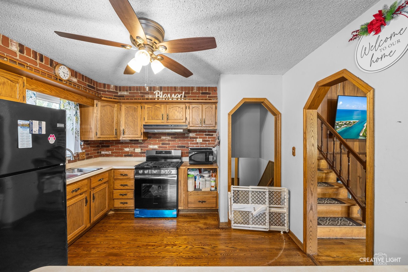 1020 Hahn Place, West Chicago, IL 60185