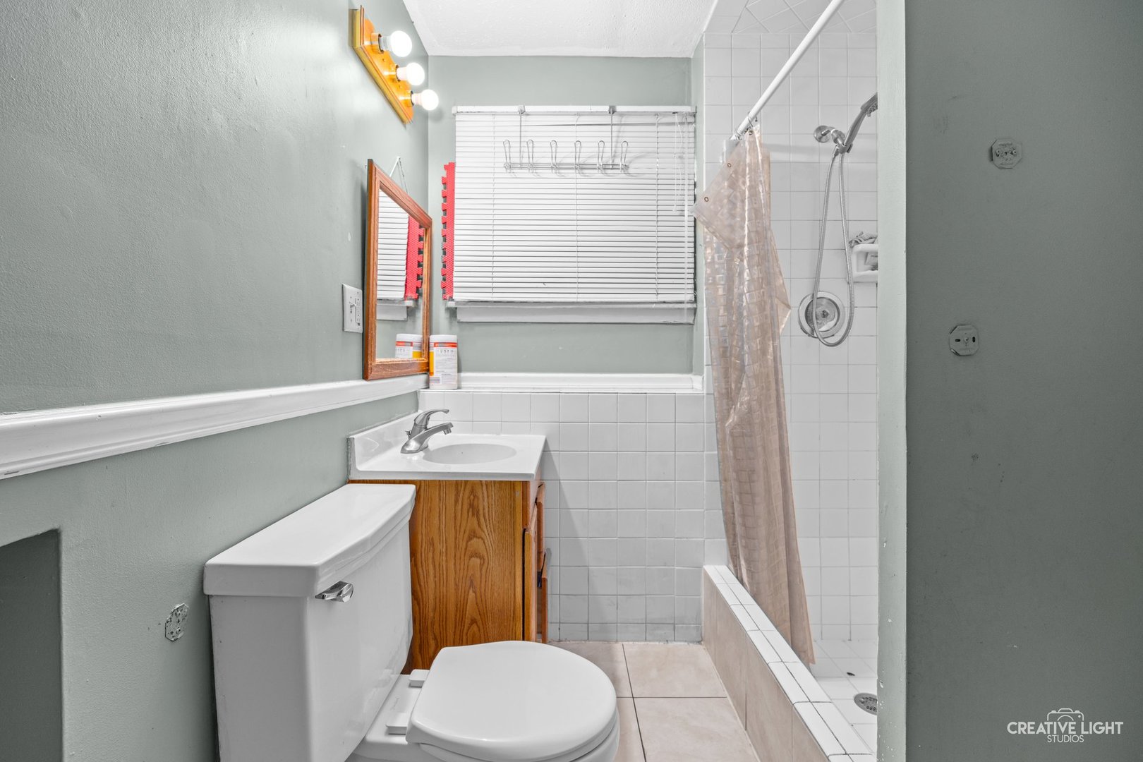 1020 Hahn Place, West Chicago, IL 60185