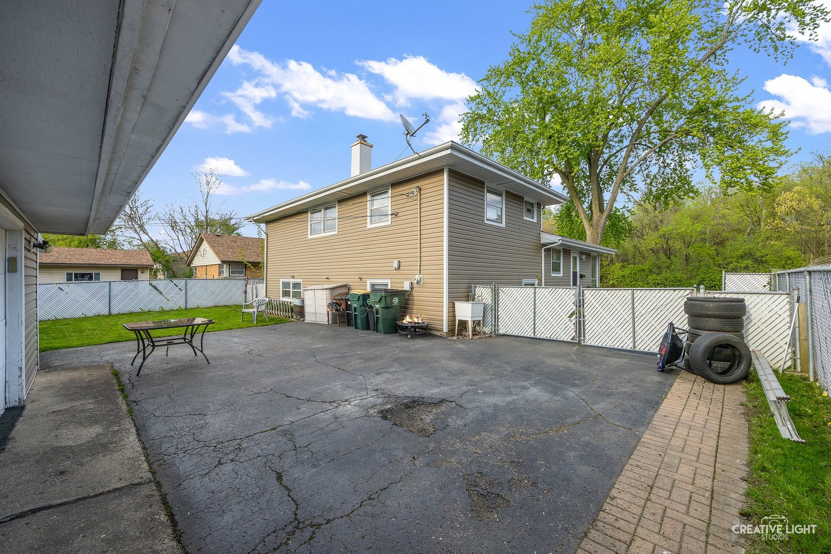 1020 Hahn Place, West Chicago, IL 60185