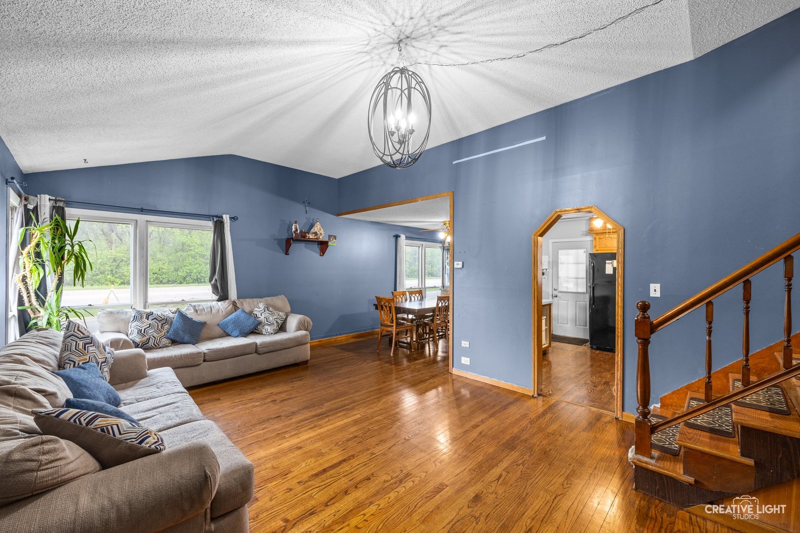 1020 Hahn Place, West Chicago, IL 60185