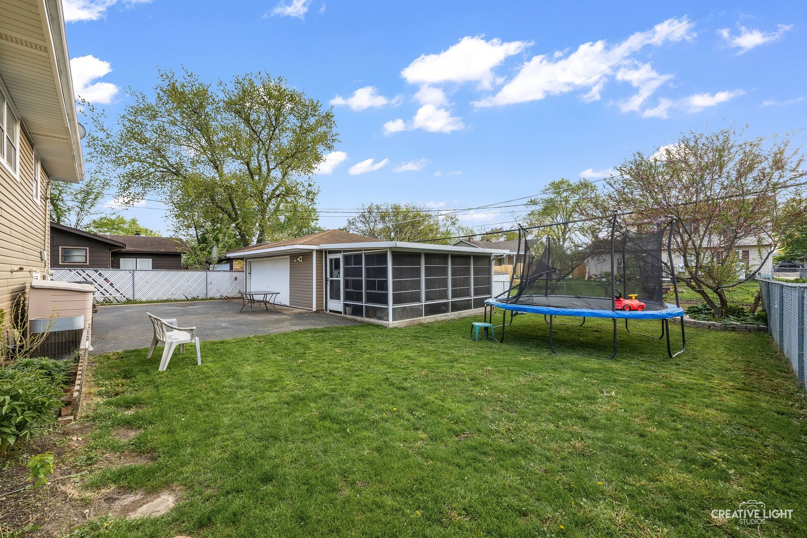 1020 Hahn Place, West Chicago, IL 60185