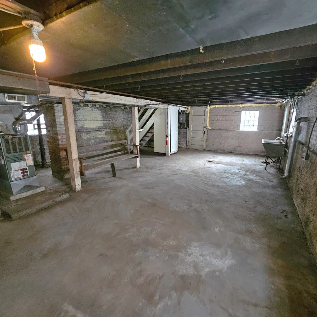10623 S Avenue E, Chicago, IL 60617