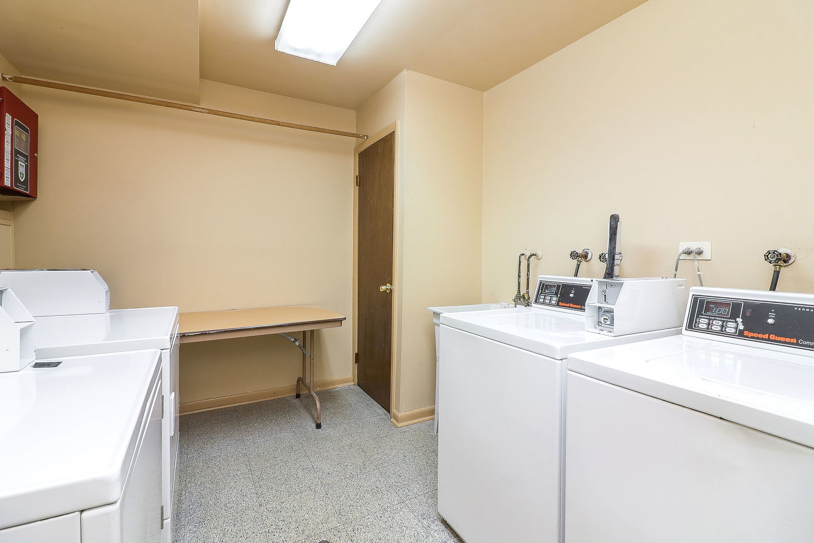 2212 Country Club Drive #2, Woodridge, IL 60517