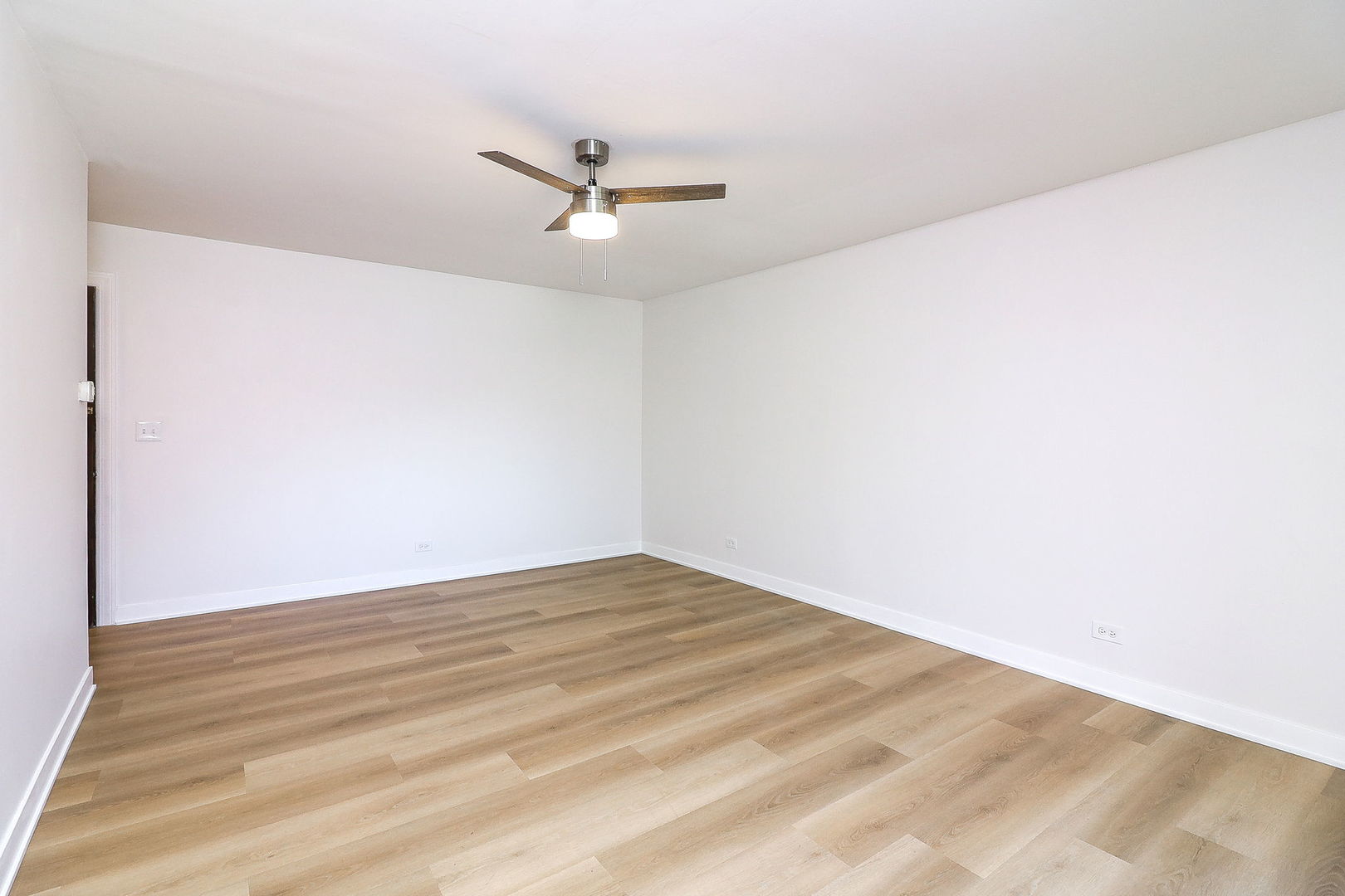 2212 Country Club Drive #2, Woodridge, IL 60517