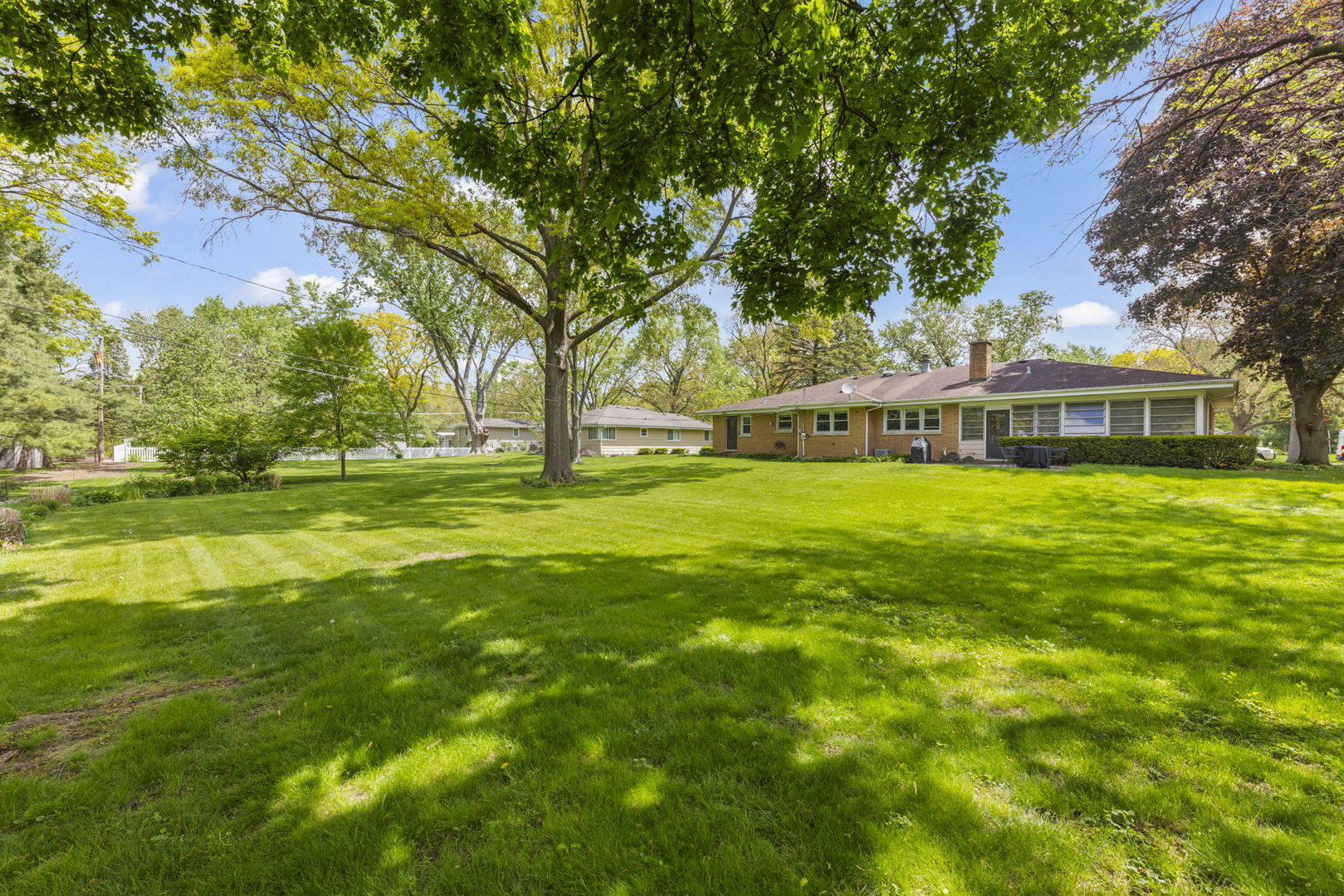 350 S Kenilworth Avenue, Glen Ellyn, IL 60137