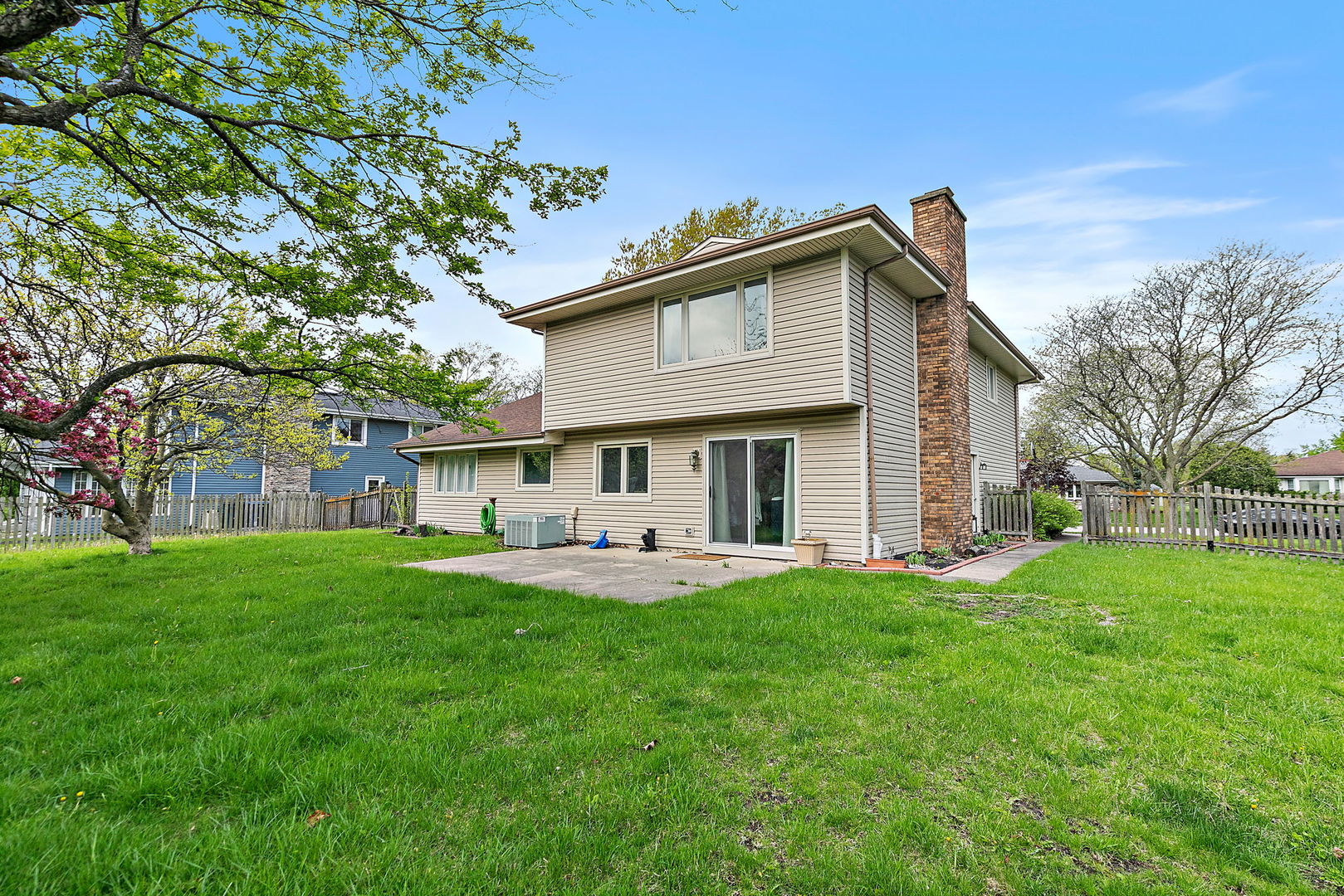 121 Millis Lane, Schaumburg, IL 60193