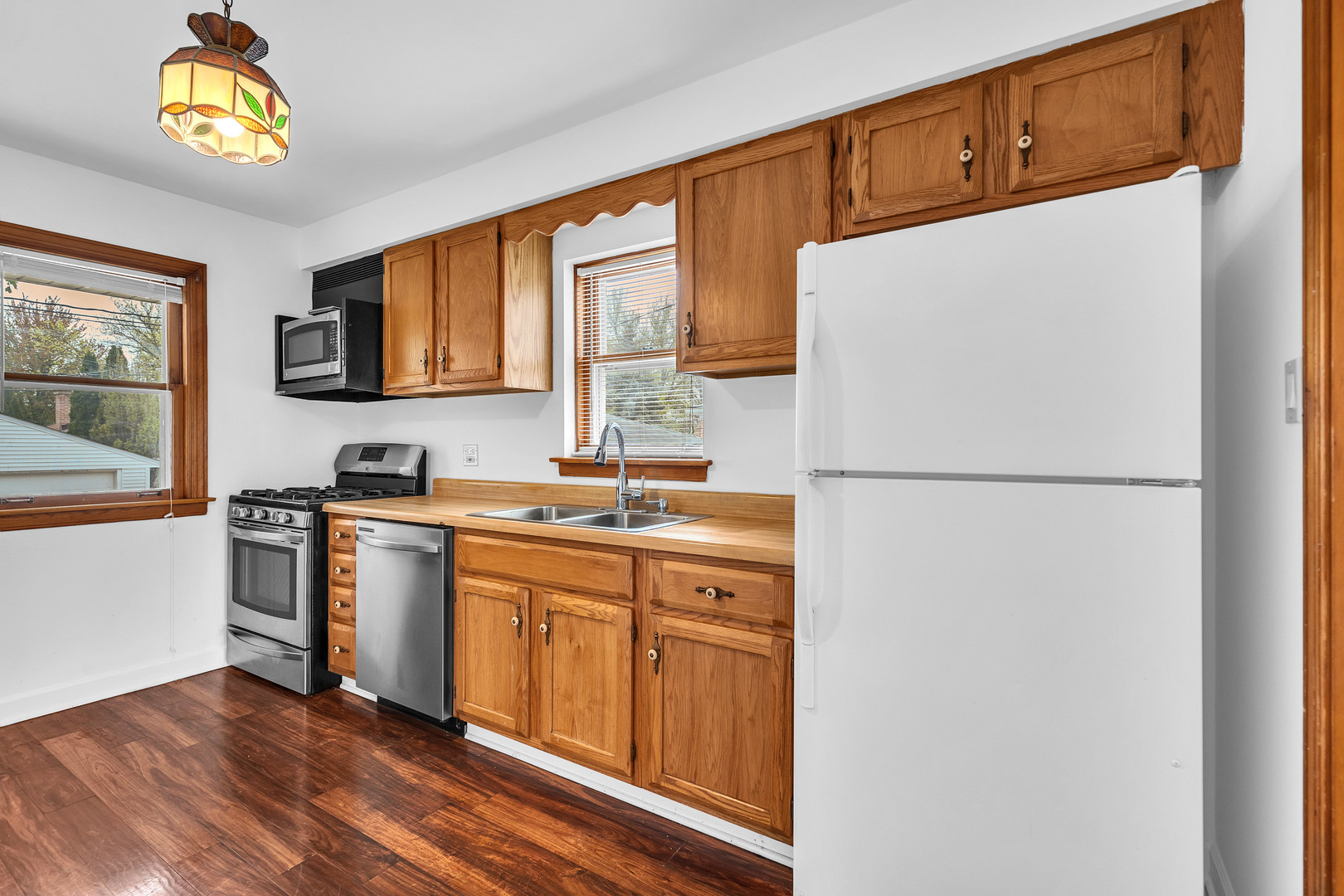 6955 W Berwyn Avenue, Chicago, IL 60656