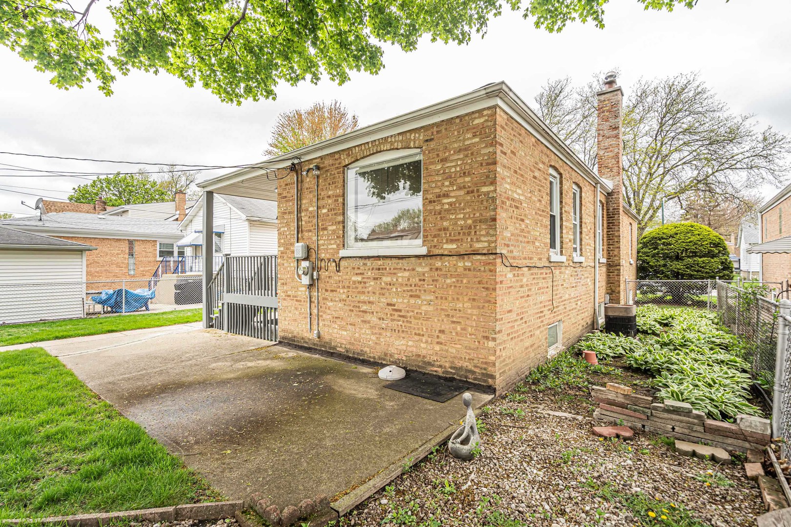 6955 W Berwyn Avenue, Chicago, IL 60656