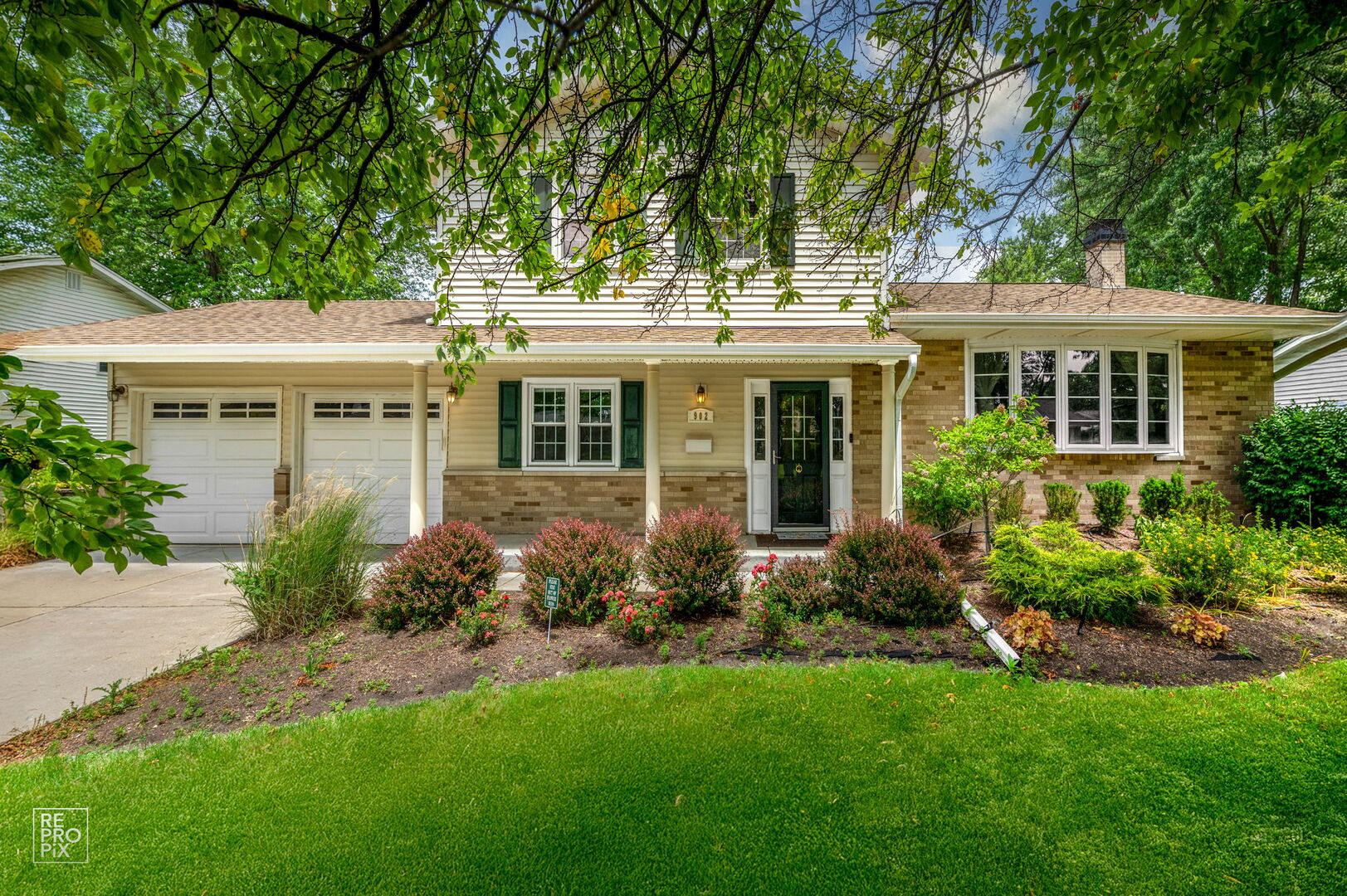902 E Plate Drive, Palatine, IL 60074