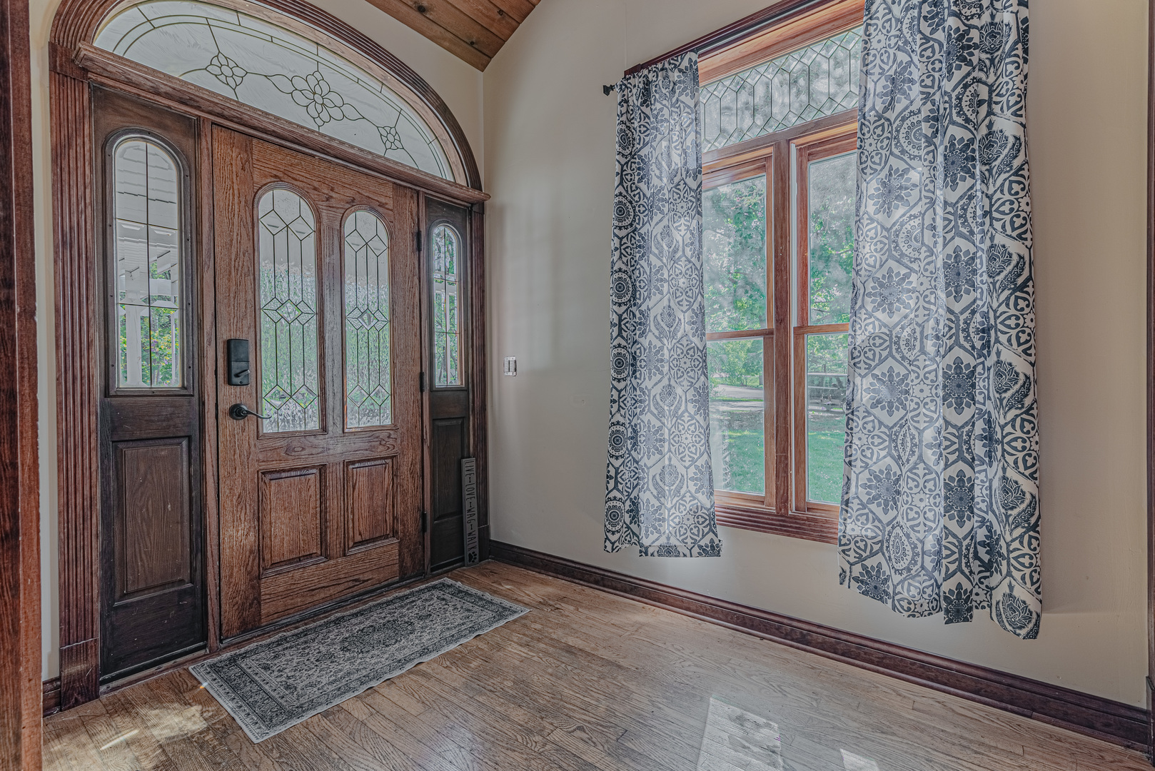 25647 W Old Grand Avenue, Ingleside, IL 60041