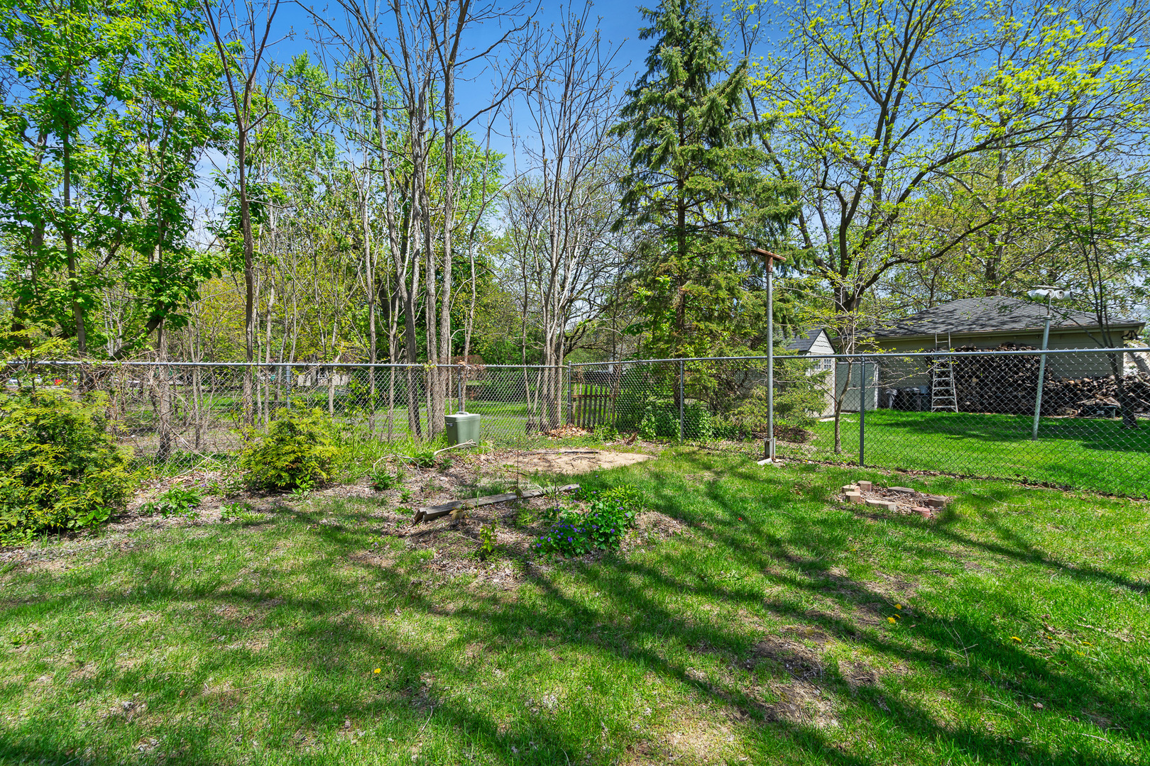 541 W Indiana Street, Wheaton, IL 60187