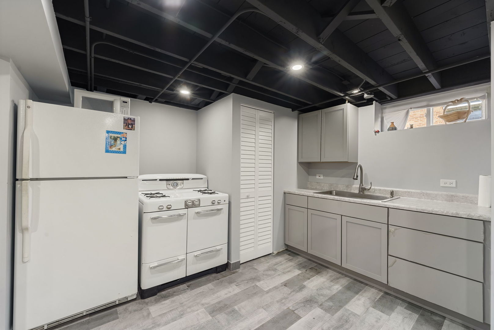 8557 W Winona Street, Chicago, IL 60656