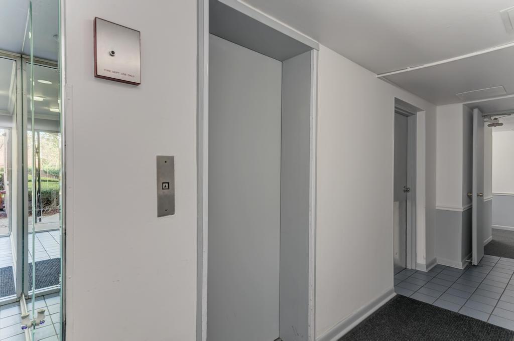 1600 W Greenleaf Avenue #204, Chicago, IL 60626
