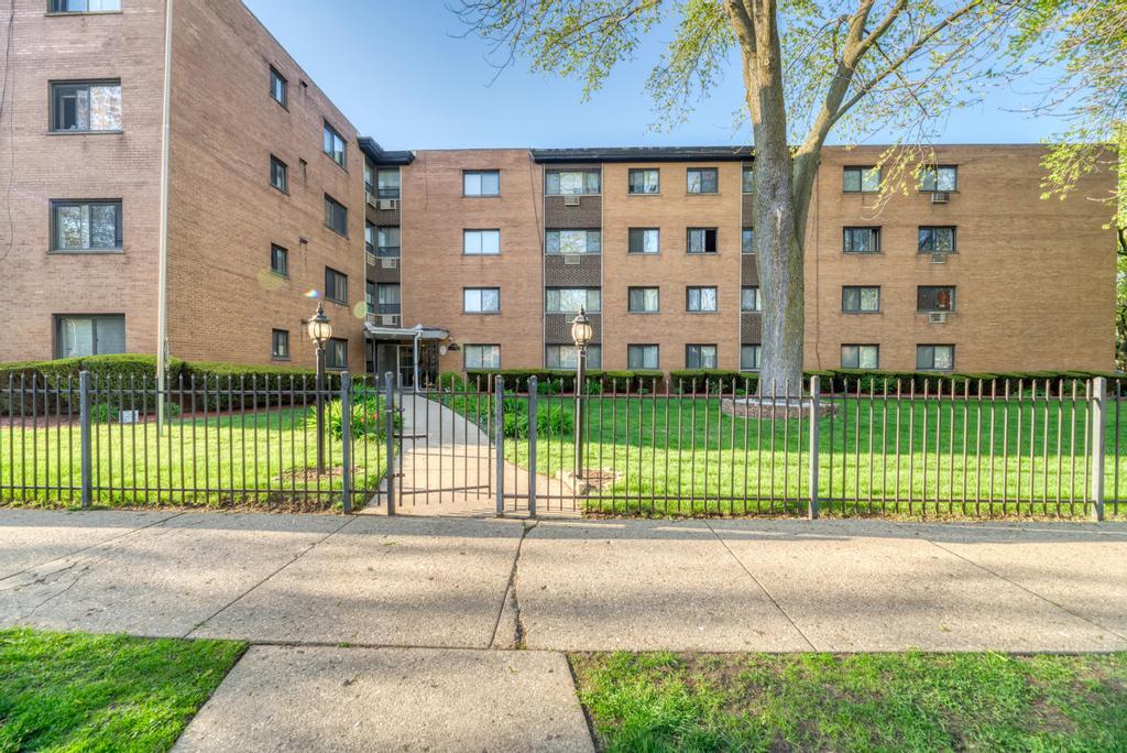1600 W Greenleaf Avenue #204, Chicago, IL 60626