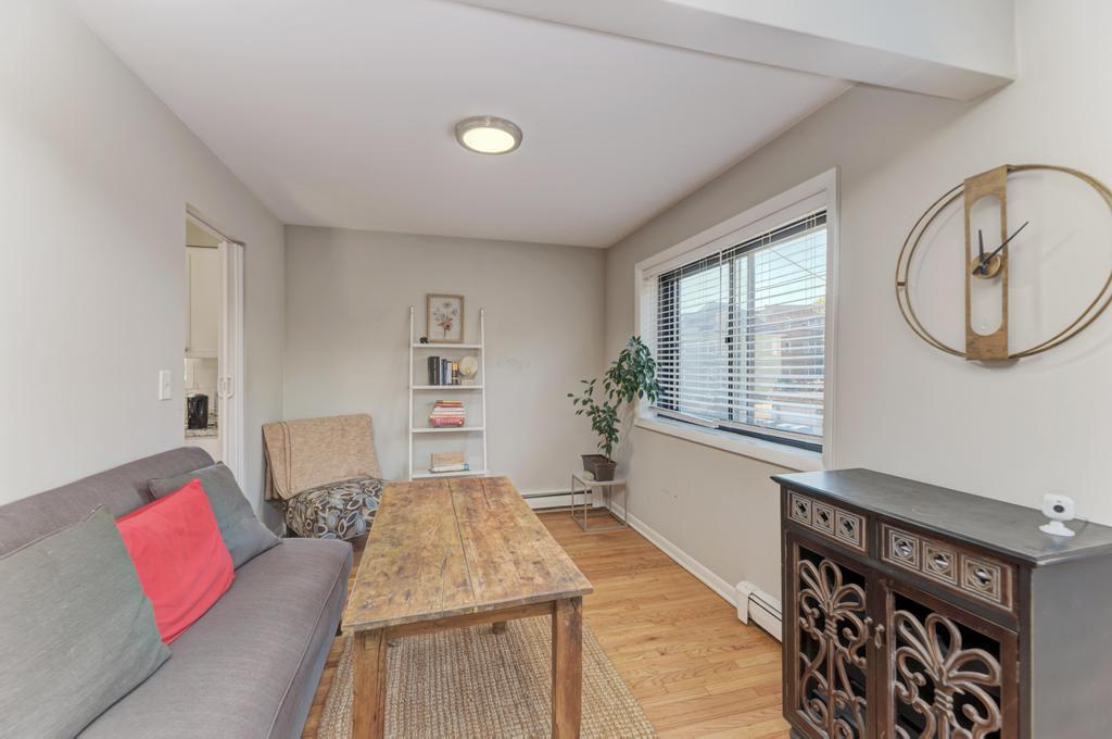 1600 W Greenleaf Avenue #204, Chicago, IL 60626